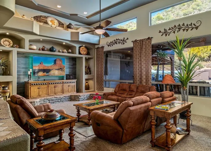 Quail Mountain Desert Resort: Heated Pool, Mt Vews, Br's King & Tv's, Hiking Holiday home *