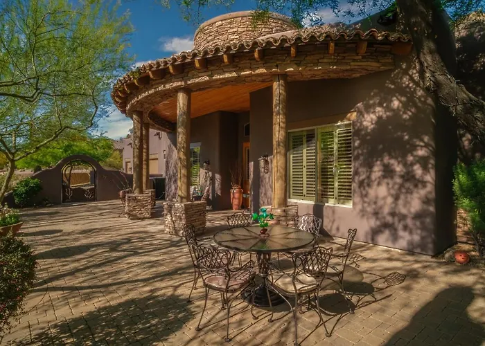 Quail Mountain Desert Resort: Heated Pool, Mt Vews, Br's King & Tv's, Hiking Holiday home Mesa
