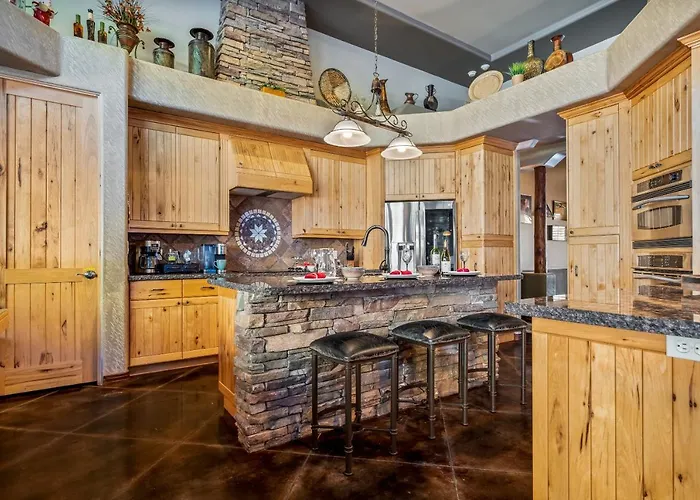 Holiday home Quail Mountain Desert Resort: Heated Pool, Mt Vews, Br's King & Tv's, Hiking