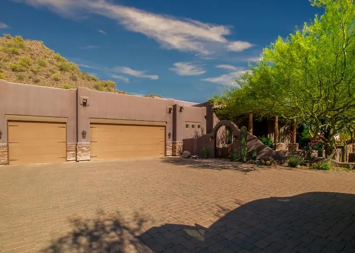 Quail Mountain Desert Resort: Heated Pool, Mt Vews, Br's King & Tv's, Hiking Holiday home