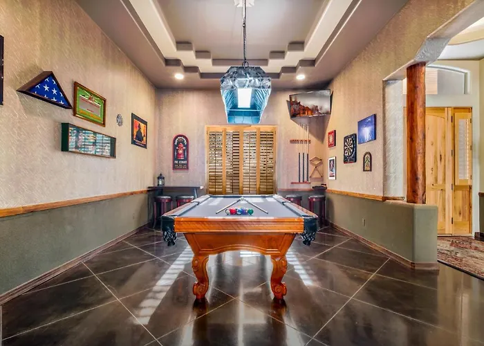 Quail Mountain Desert Resort: Heated Pool, Mt Vews, Br's King & Tv's, Hiking Holiday home *