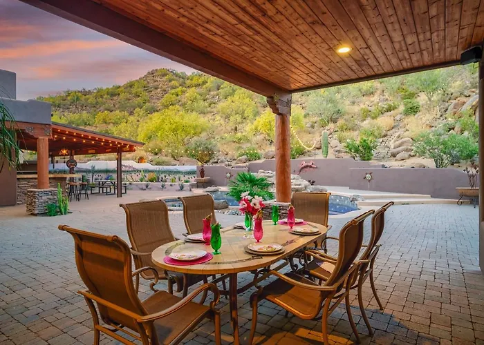 Quail Mountain Desert Resort: Heated Pool, Mt Vews, Br's King & Tv's, Hiking Holiday home Mesa