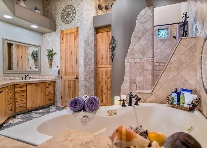 Holiday home Quail Mountain Desert Resort: Heated Pool, Mt Vews, Br's King & Tv's, Hiking *