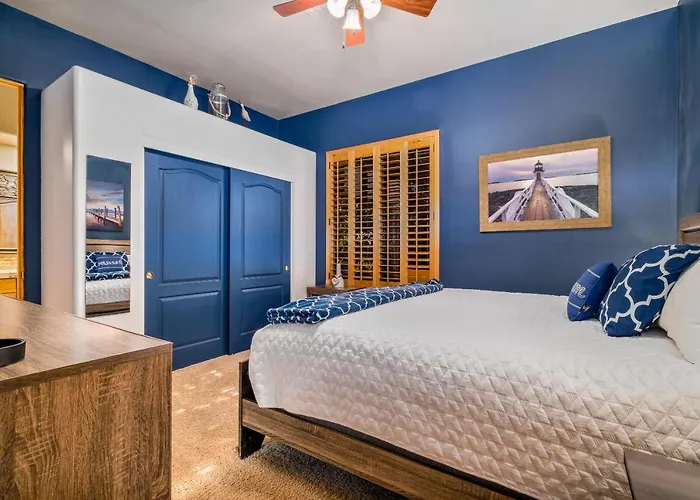 Quail Mountain Desert Resort: Heated Pool, Mt Vews, Br's King & Tv's, Hiking