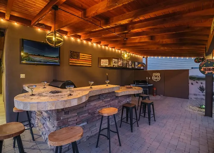 Quail Mountain Desert Resort: Heated Pool, Mt Vews, Br's King & Tv's, Hiking Holiday home