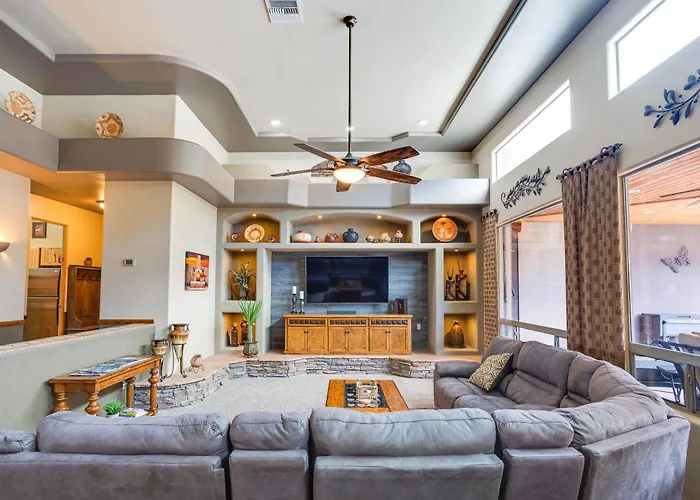 Quail Mountain Desert Resort: Heated Pool, Mt Vews, Br's King & Tv's, Hiking * Mesa
